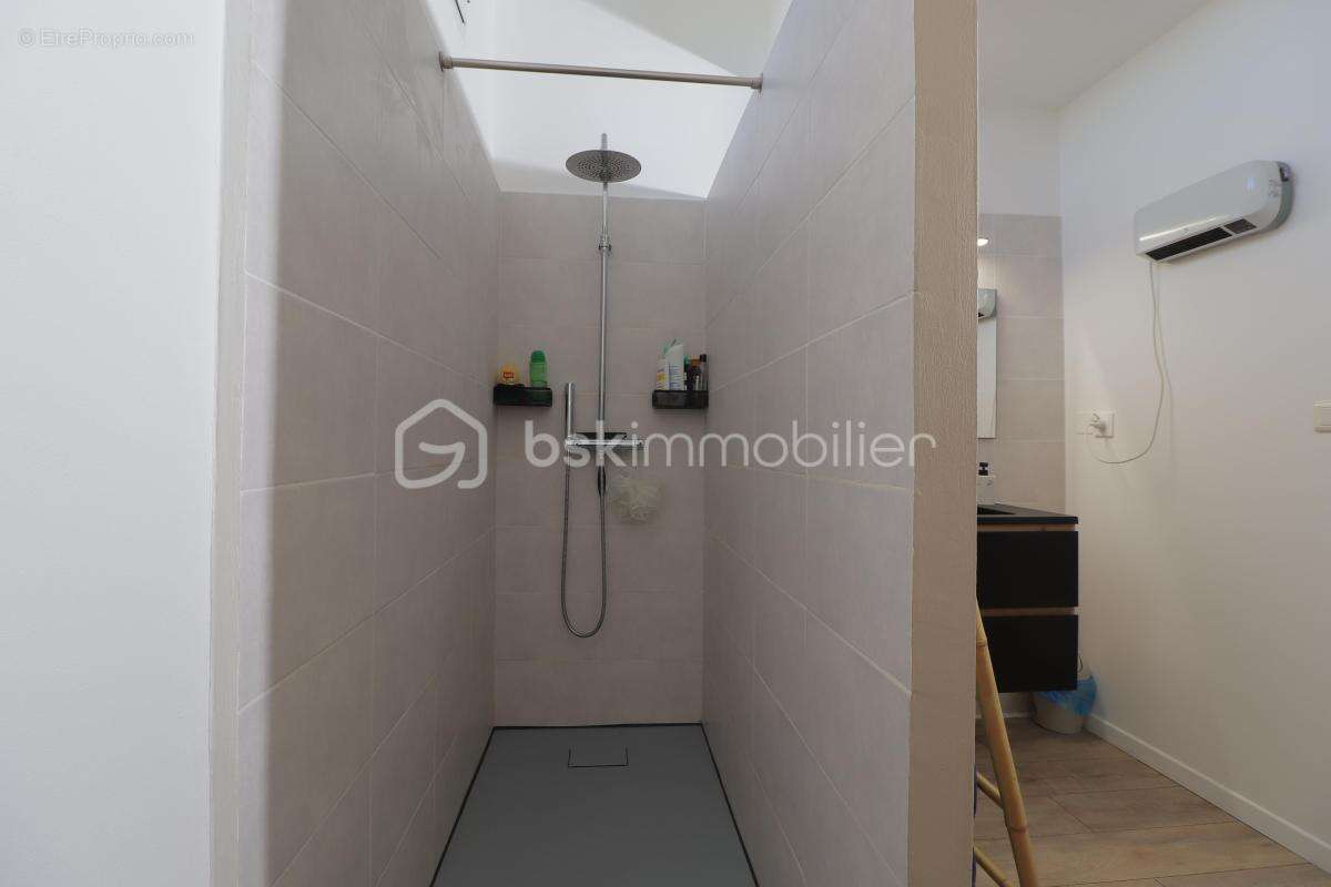 Maison à SAINT-LAURENT-D'AIGOUZE