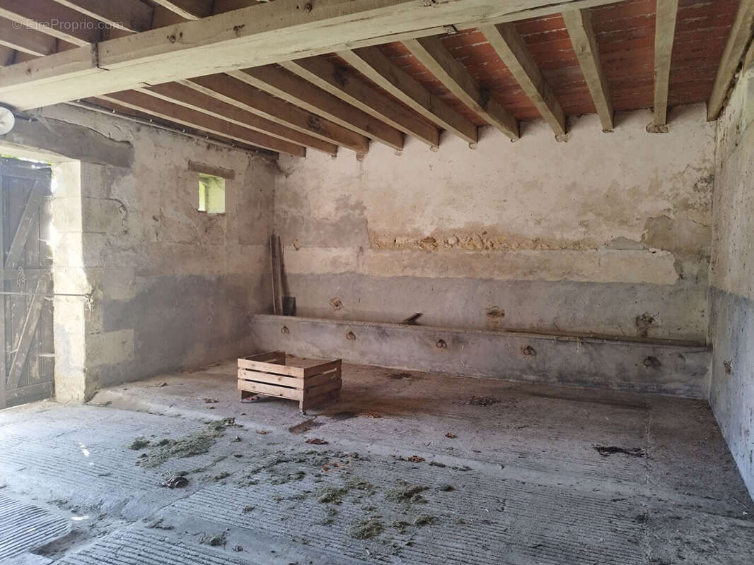 Maison à NOUANS-LES-FONTAINES