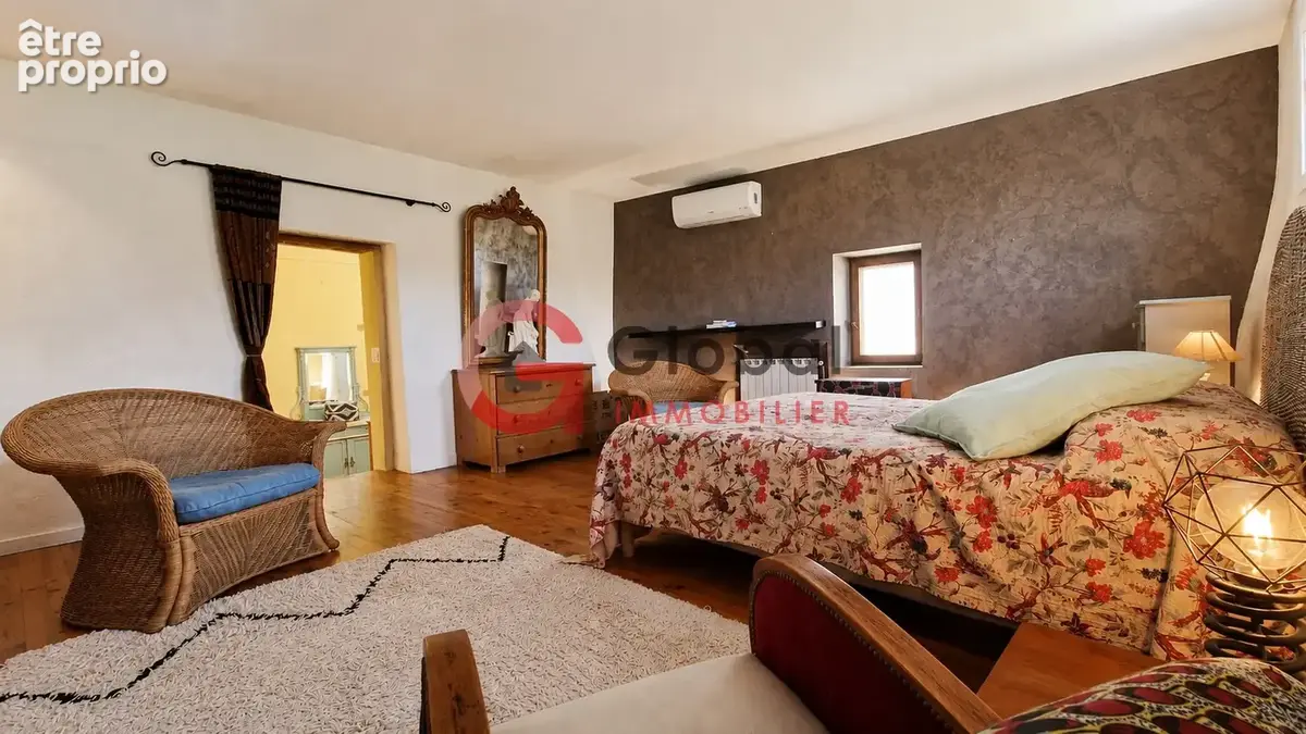 Maison de caractère avec 3 chambres, terrasse tropézienne et cave  Grans - photo 13