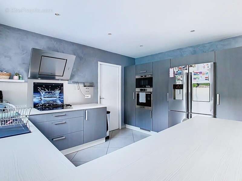 Maison à MONNETIER-MORNEX