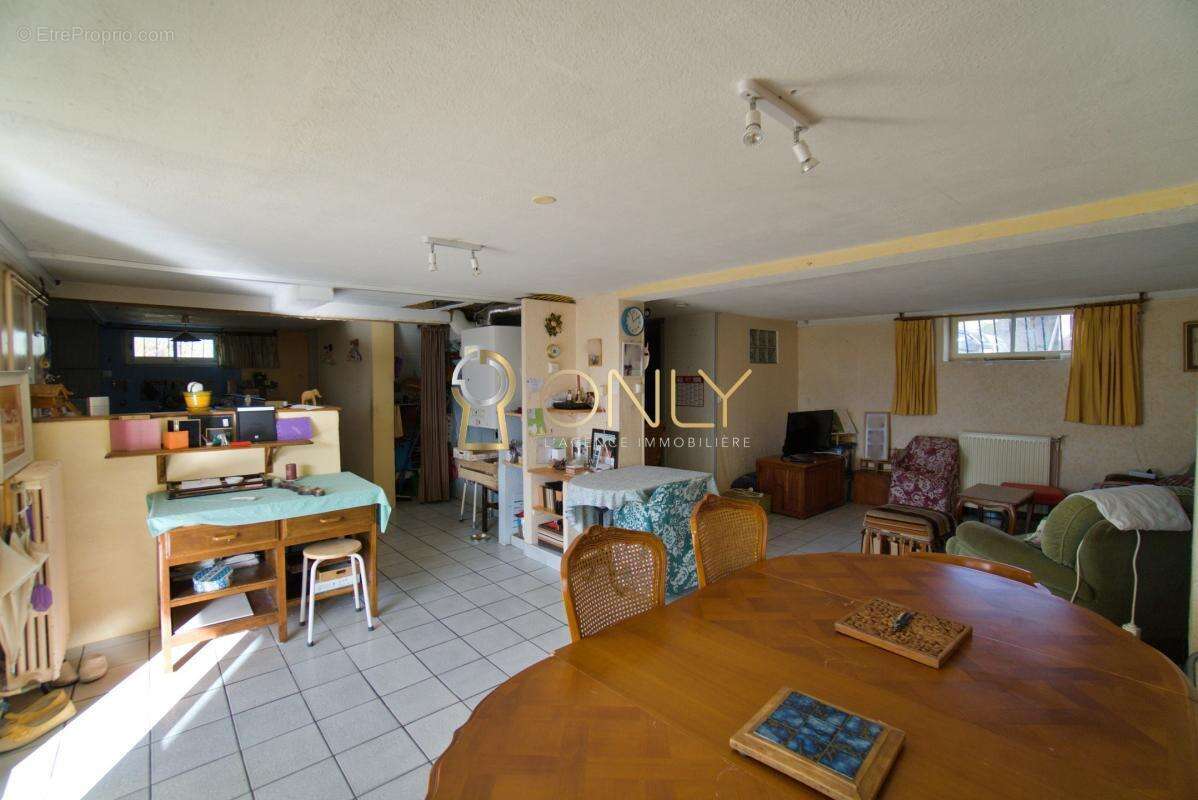 Maison à JASSANS-RIOTTIER