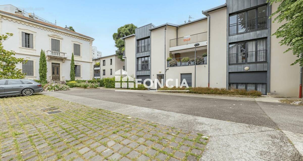 Appartement à OULLINS