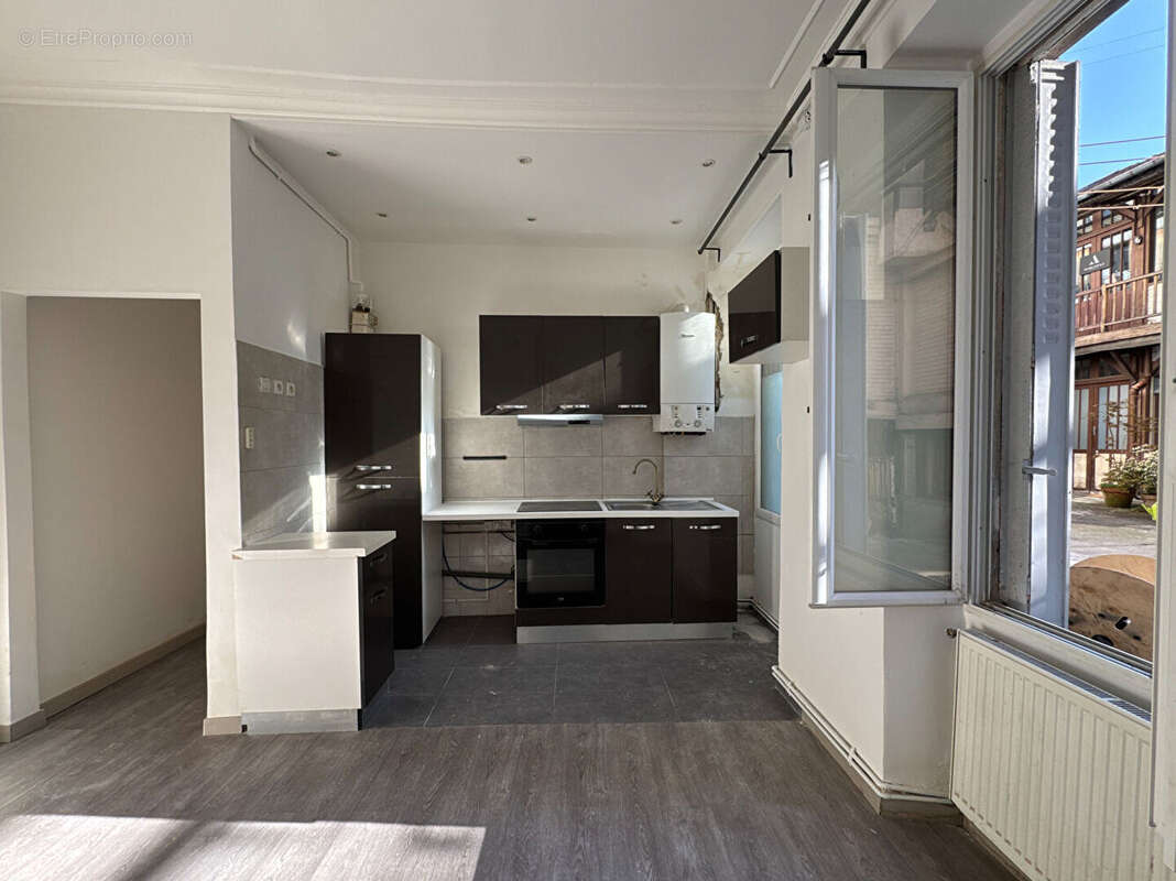 Appartement à PARIS-19E