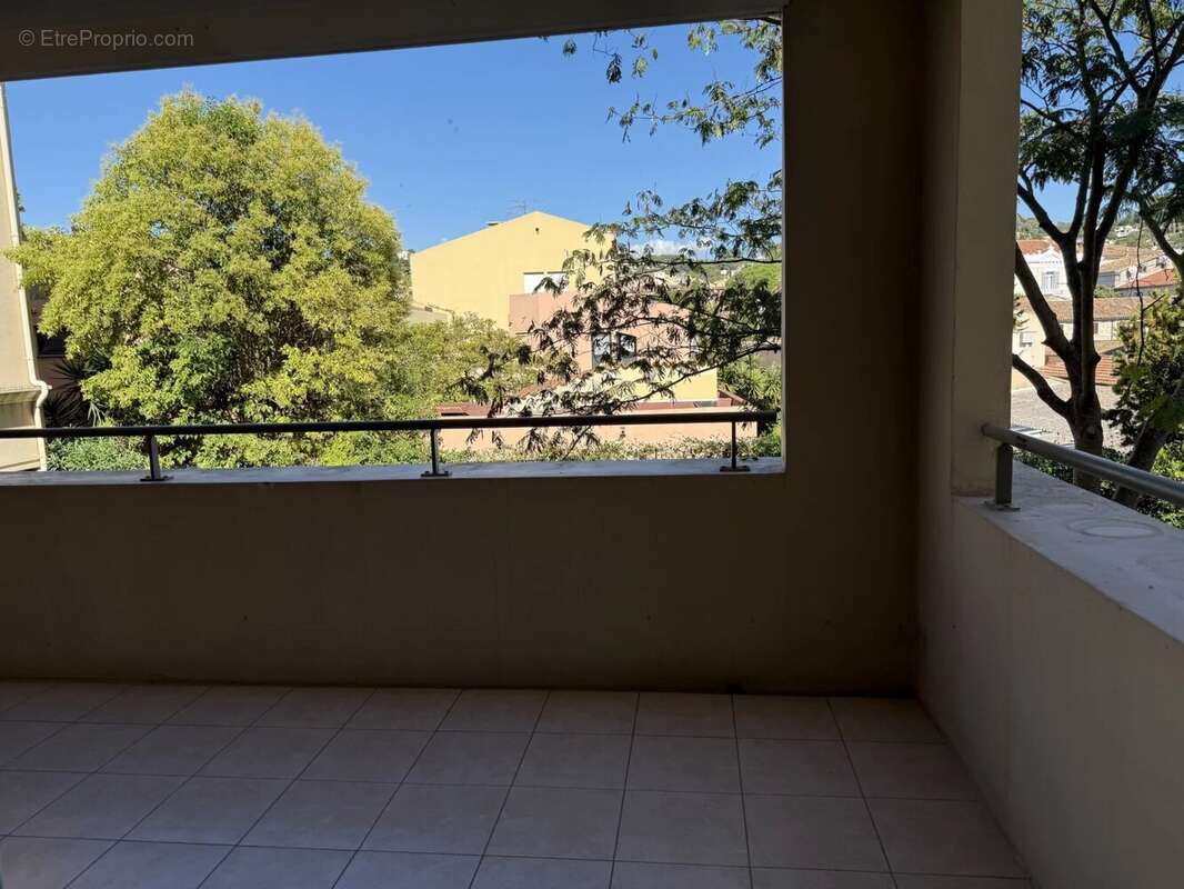 Appartement à VALLAURIS