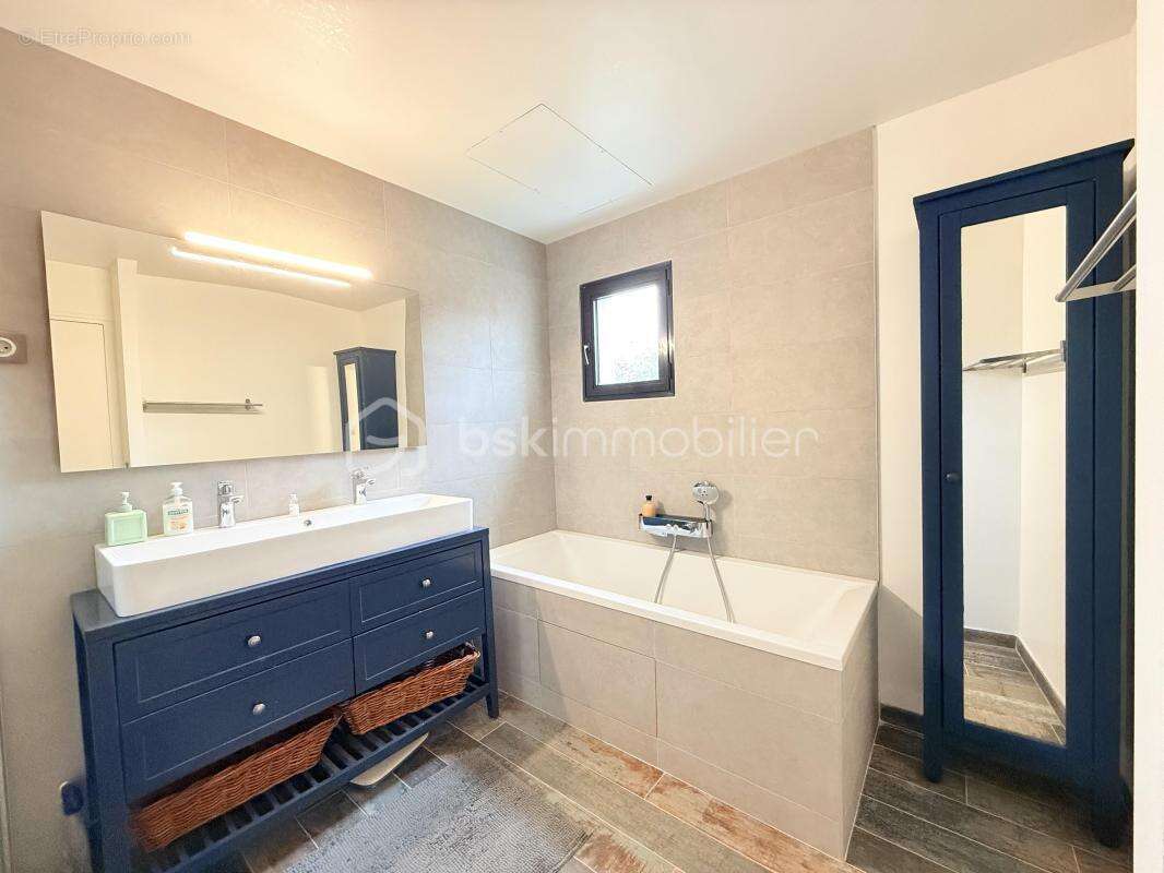 Maison à LE PERREUX-SUR-MARNE