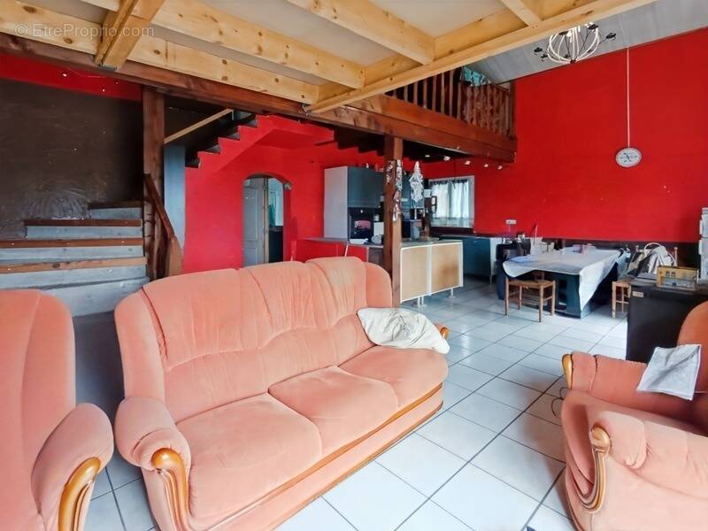 Maison à ROCHE-EN-REGNIER