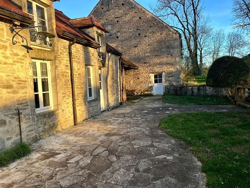 Maison à POUILLY-EN-AUXOIS