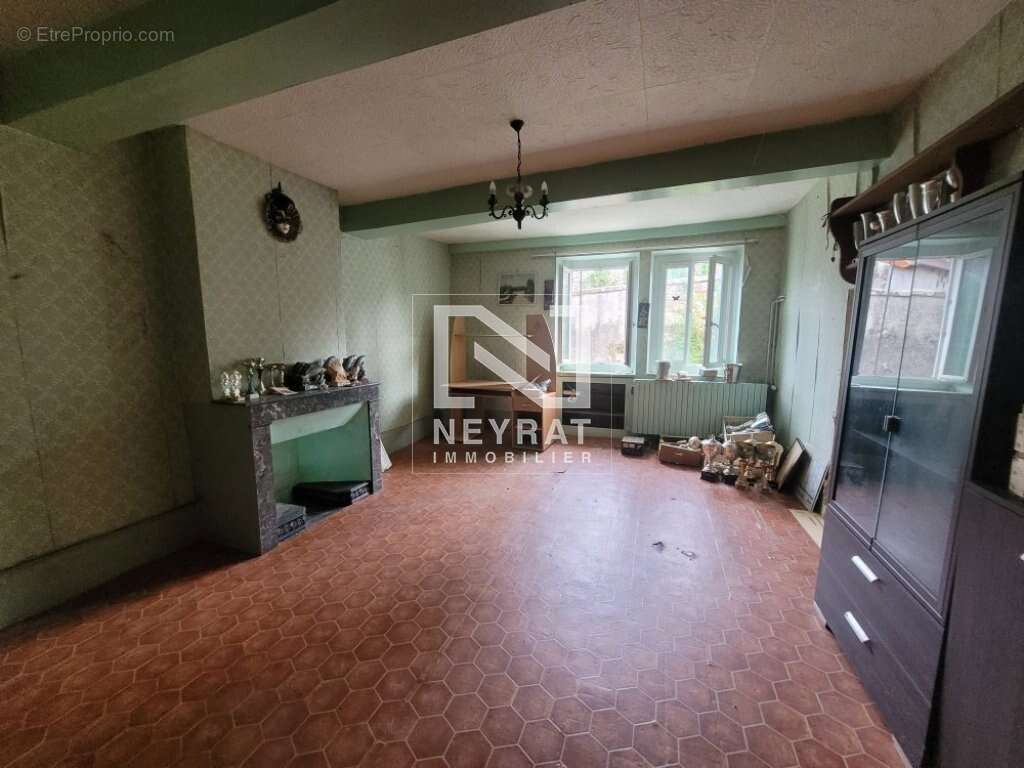 Maison à LA MOTTE-SAINT-JEAN