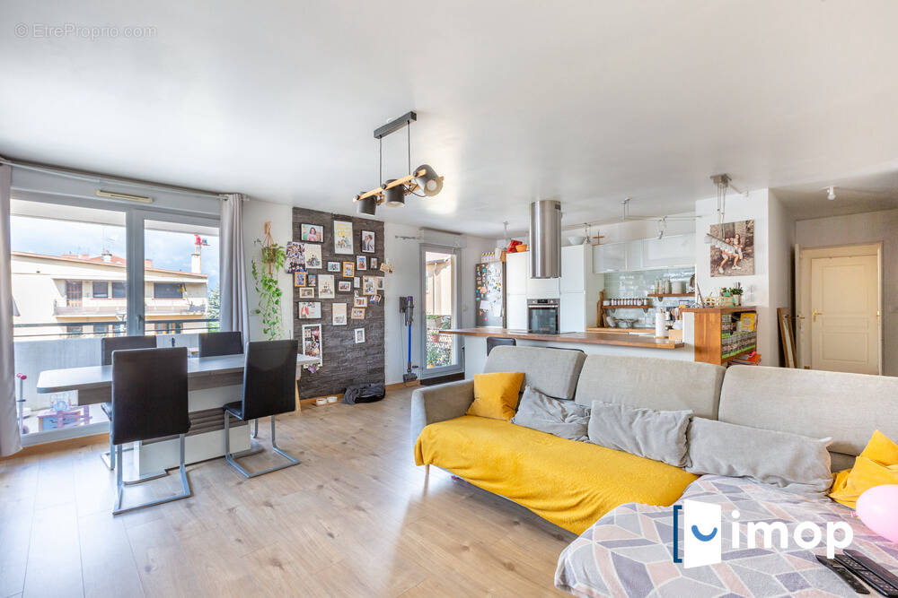Appartement à SAINT-FONS