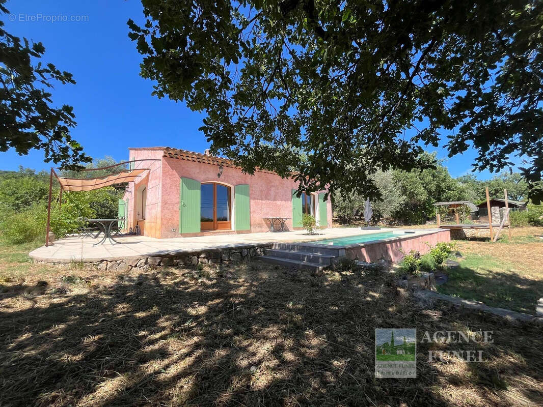 Maison à SAINT-CEZAIRE-SUR-SIAGNE