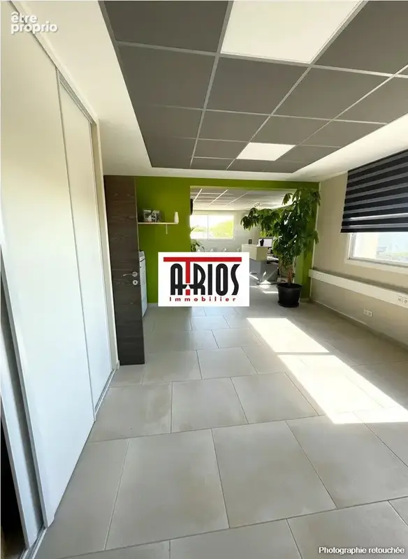 Commerce 567 m² à La Farlede  - photo 3