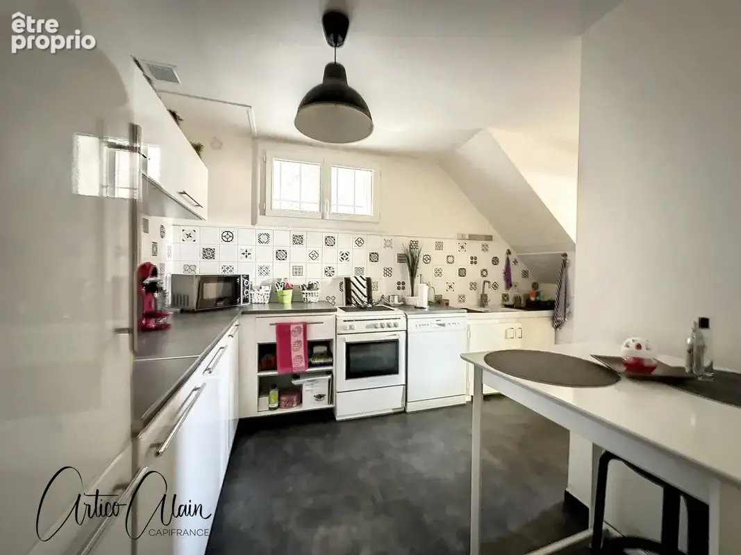 Charmante Maison de Village de 106 m² avec Jardin et Dépendance de 86 m² - photo 4