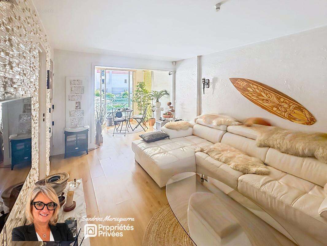 2/3 Pieces avec Box inclus - Domaine de l'Oasis - photo 3