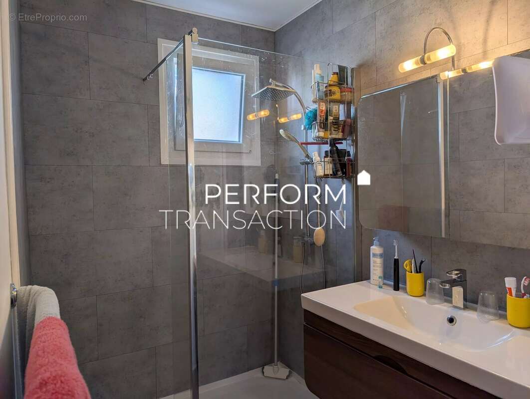 Appartement à MEYLAN