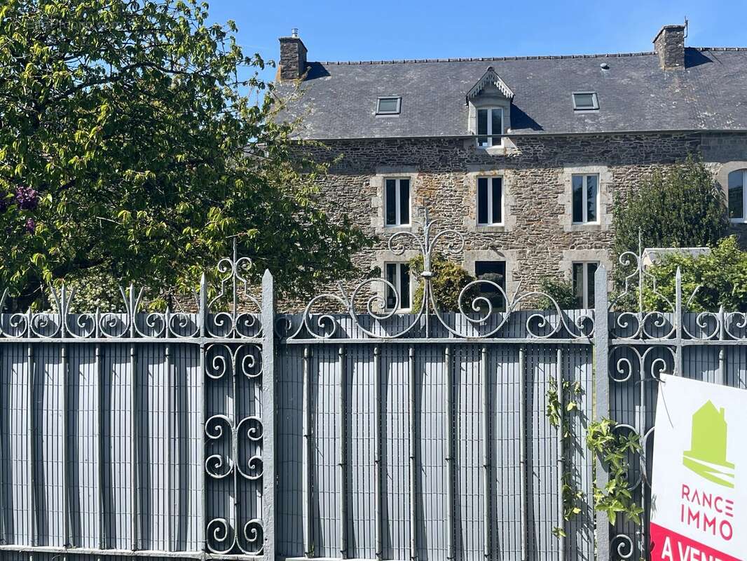 Maison à PLOUER-SUR-RANCE