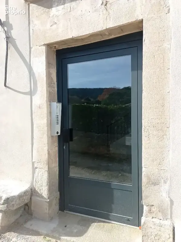 Appartement T3 en R+1 avec cave et vue sur le village - photo 8