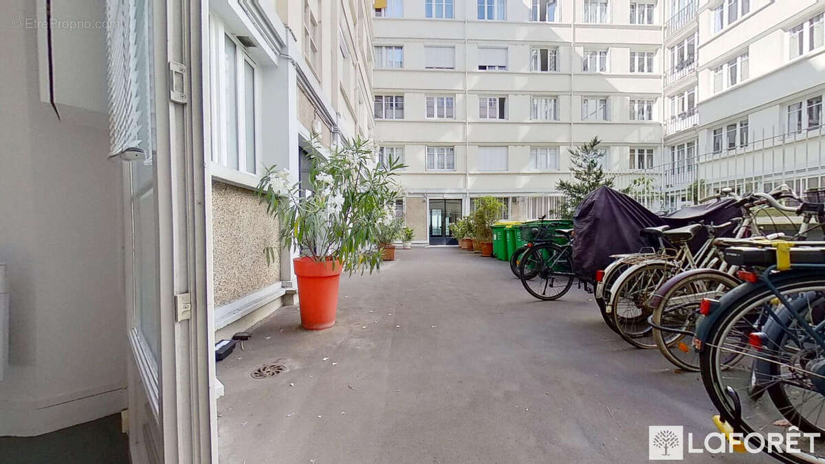 Appartement à PARIS-18E