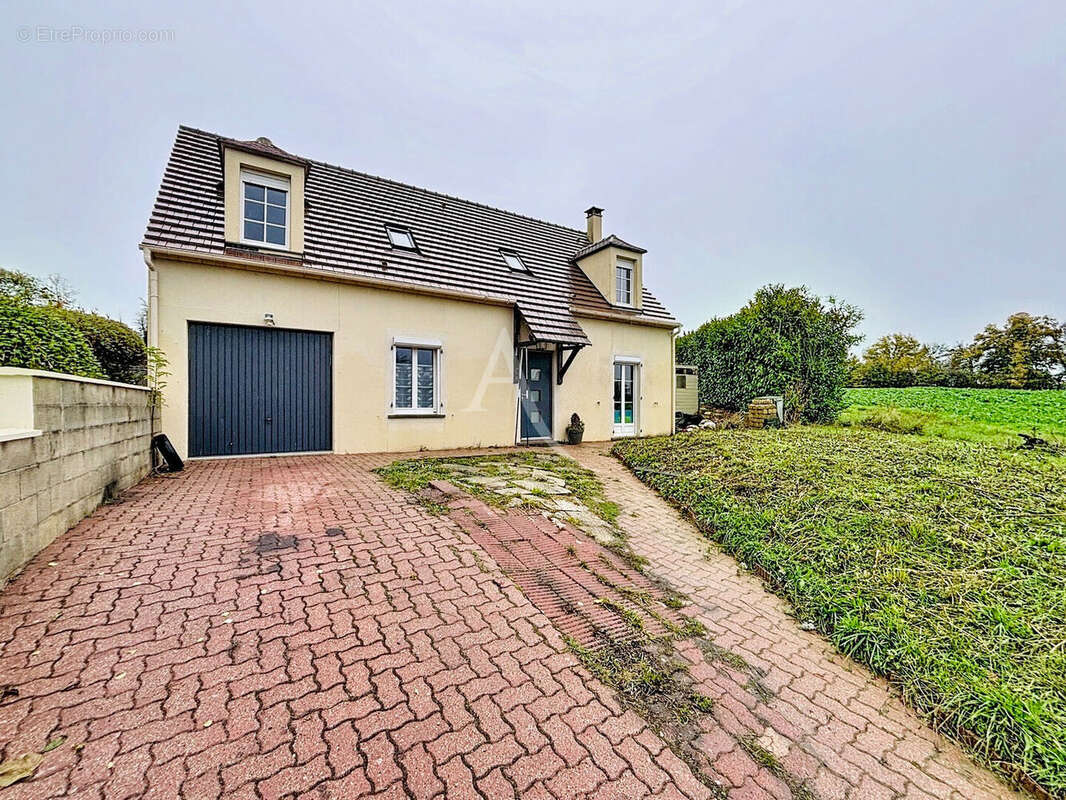 Maison à ACY-EN-MULTIEN