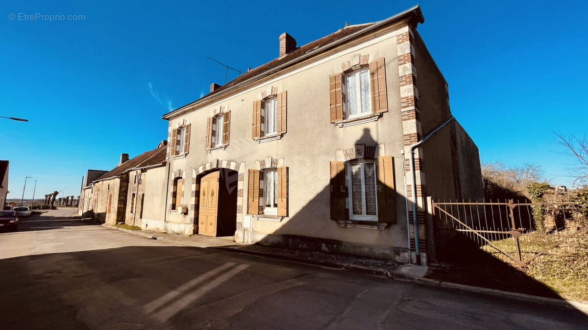 Maison à DYE