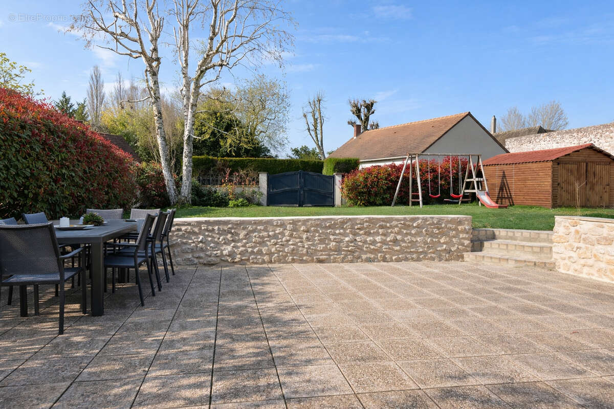 Maison à THOIRY