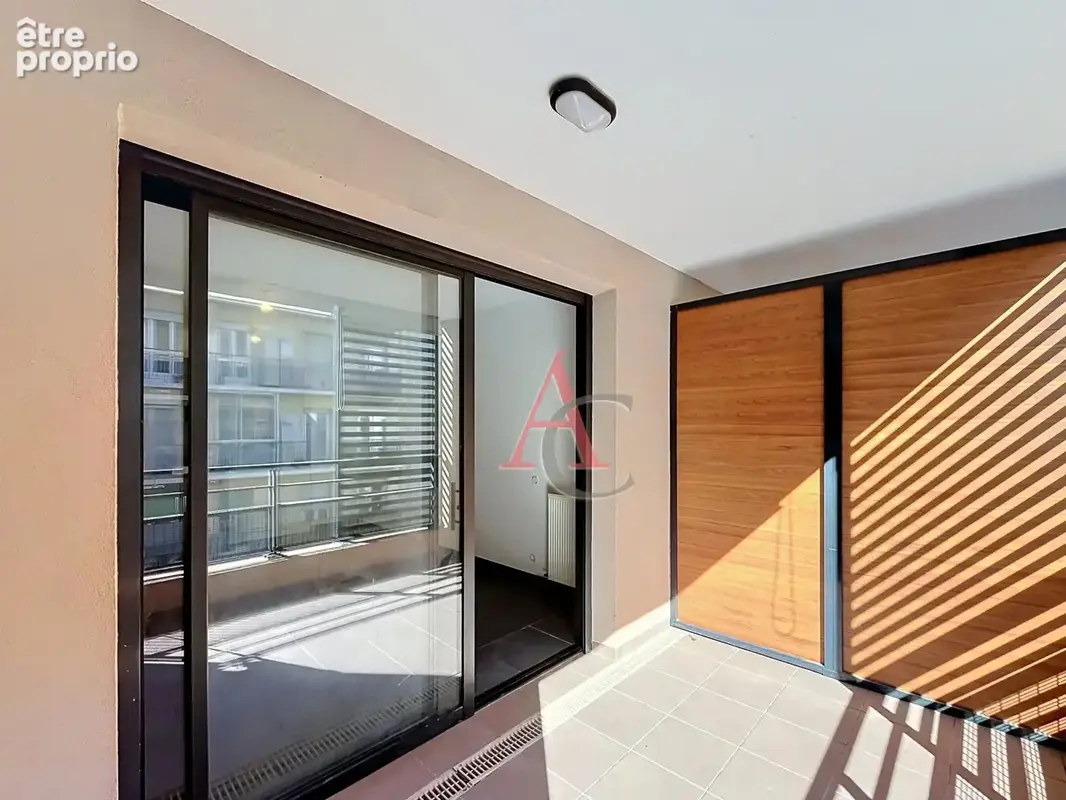 Nice Libération, studio 24 m², terrasse 7 m², proche commodités - photo 3