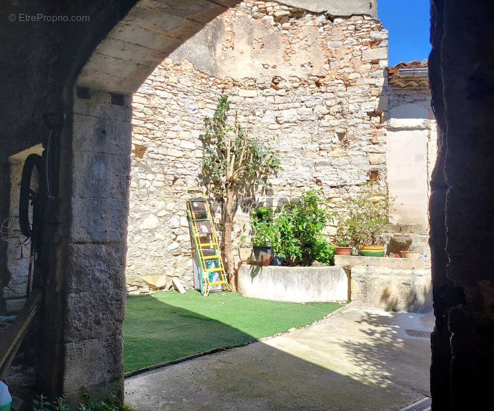 Maison à CLARENSAC