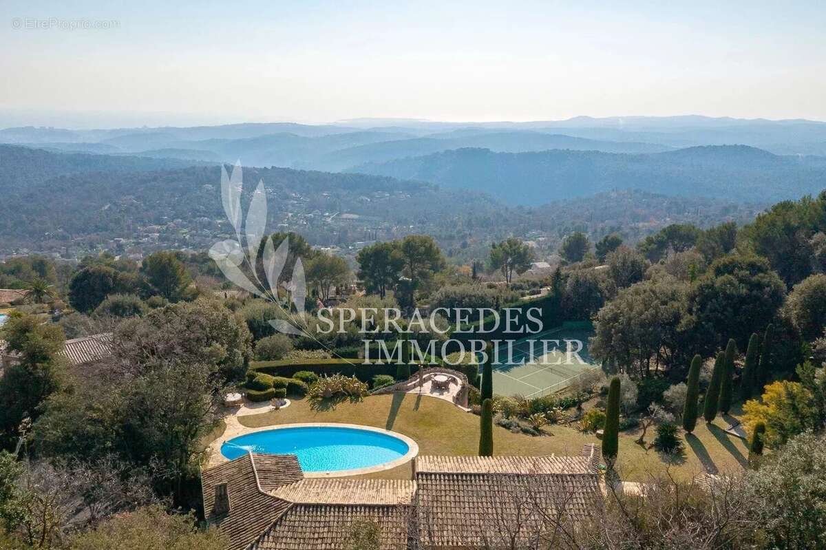 Maison à TOURRETTES-SUR-LOUP
