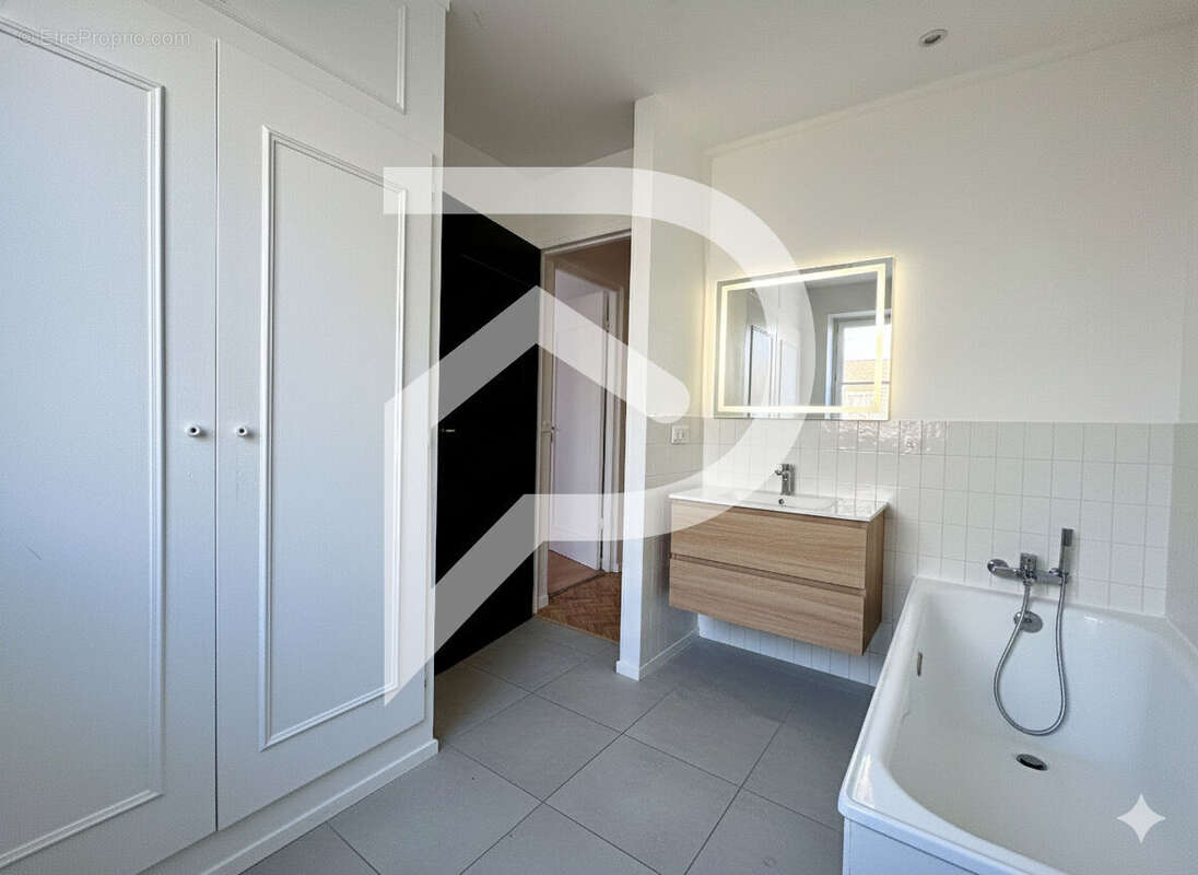 Appartement à MAURECOURT