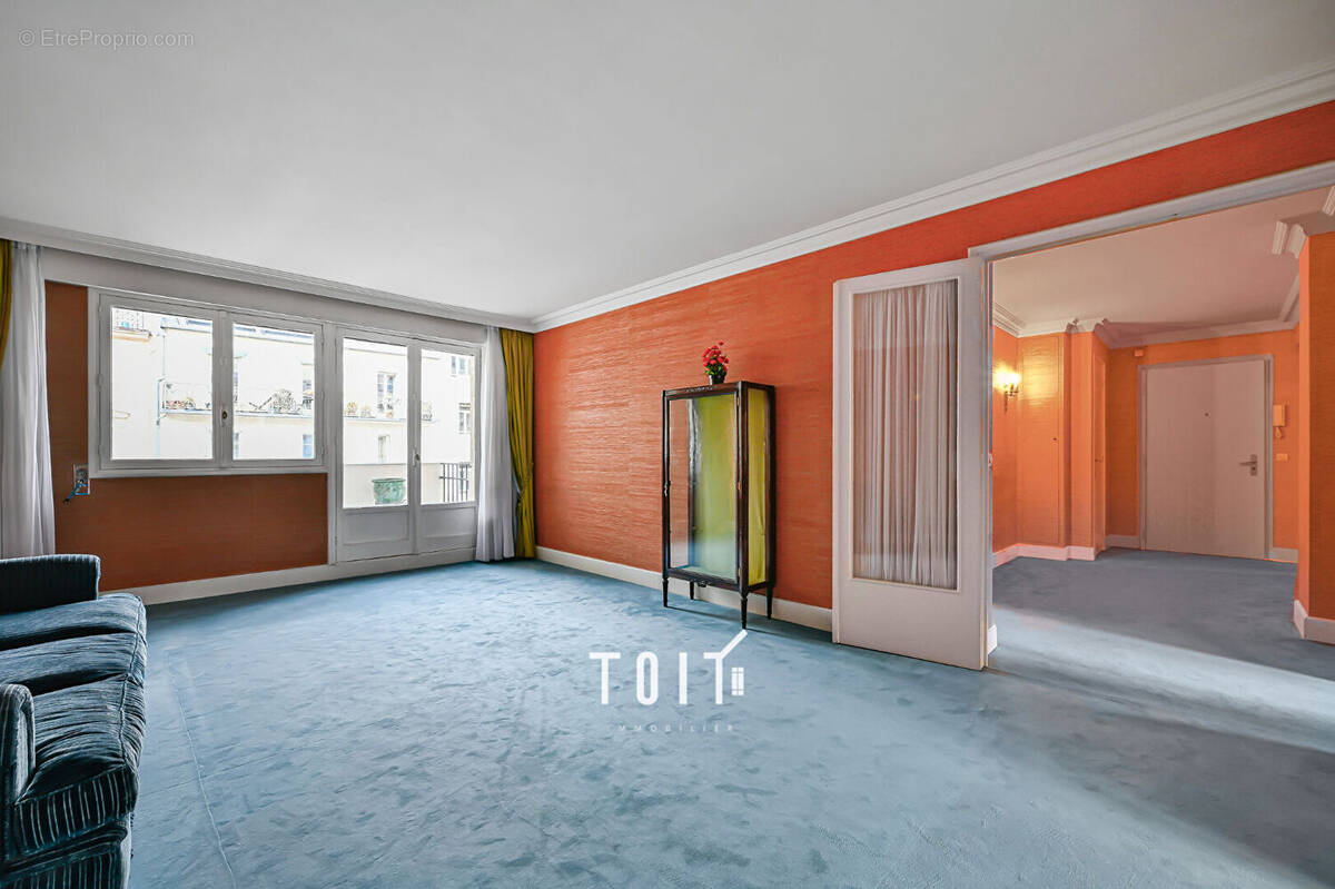 Appartement à PARIS-14E