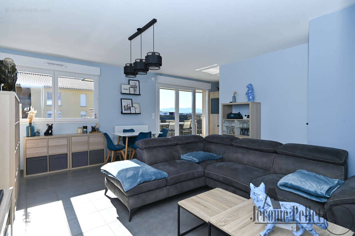 T3 récent avec grand balcon terrasse et garage - Résidence sécurisée - photo 2