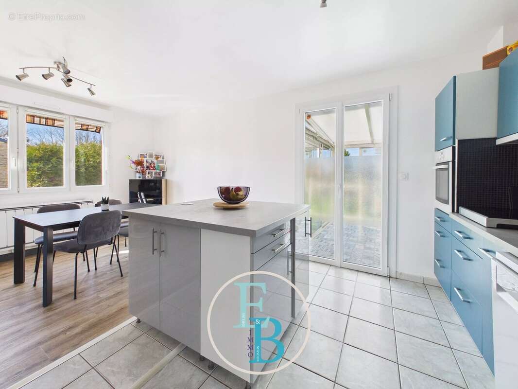 Maison à LE MESNIL-PATRY