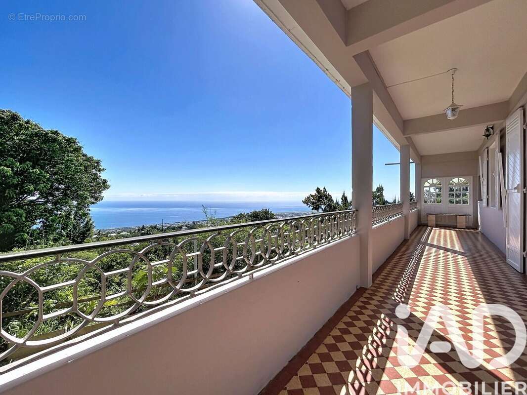 Photo 2 - Maison à SAINT-DENIS