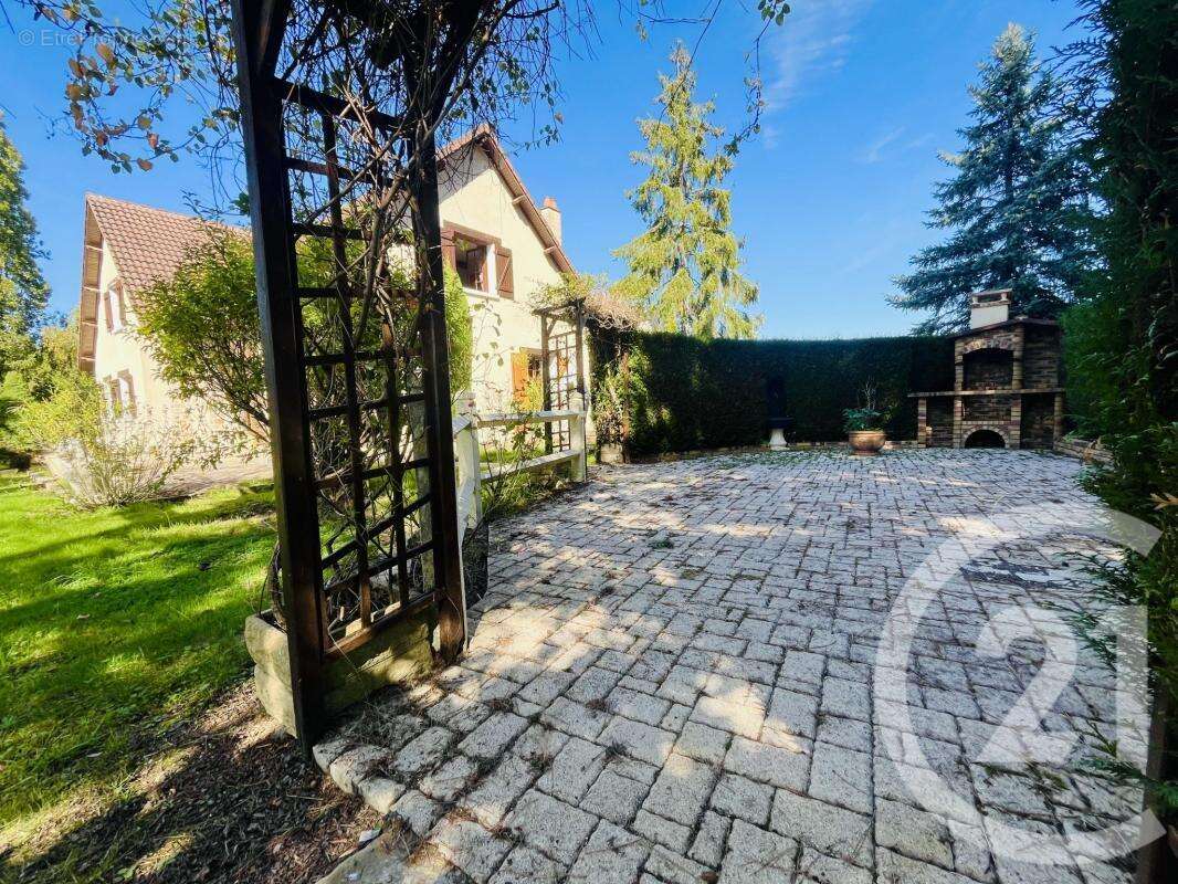 Maison à VERNEUIL-SUR-VIENNE