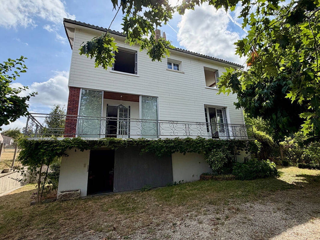 Maison à SAINTES