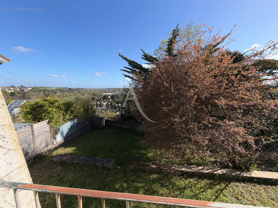 RARE  sur le quartier des Rocs  Maison au fond d'impasse, vue dégagée, 800 m² de terrain - photo 7