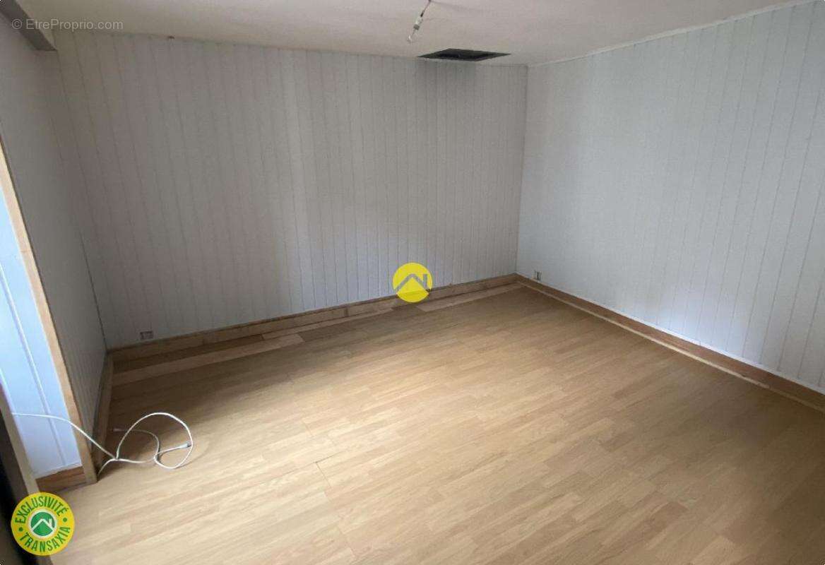 Appartement à BOURBON-L'ARCHAMBAULT