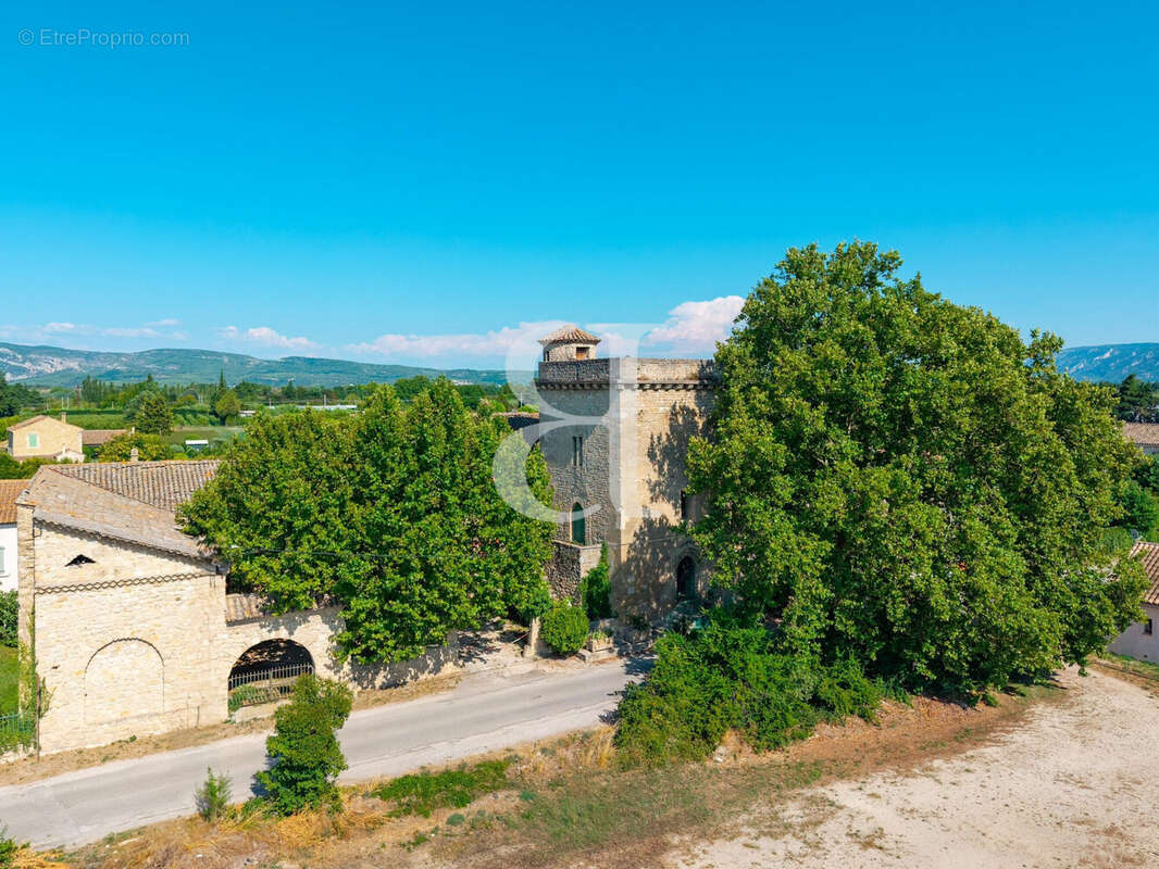 Maison 972 m² à L'isle-Sur-La-Sorgue  - photo 8