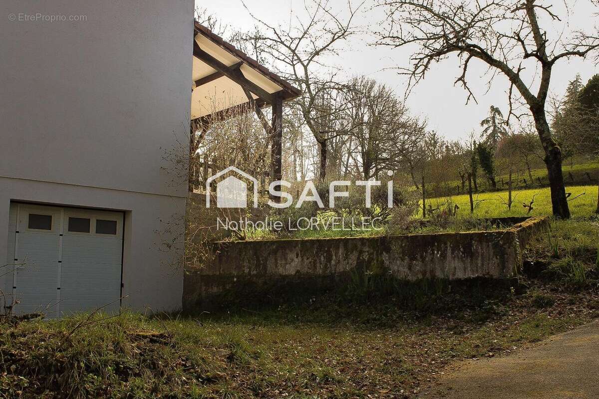 Photo 3 - Maison à SAINTE-COLOMBE-EN-BRUILHOIS