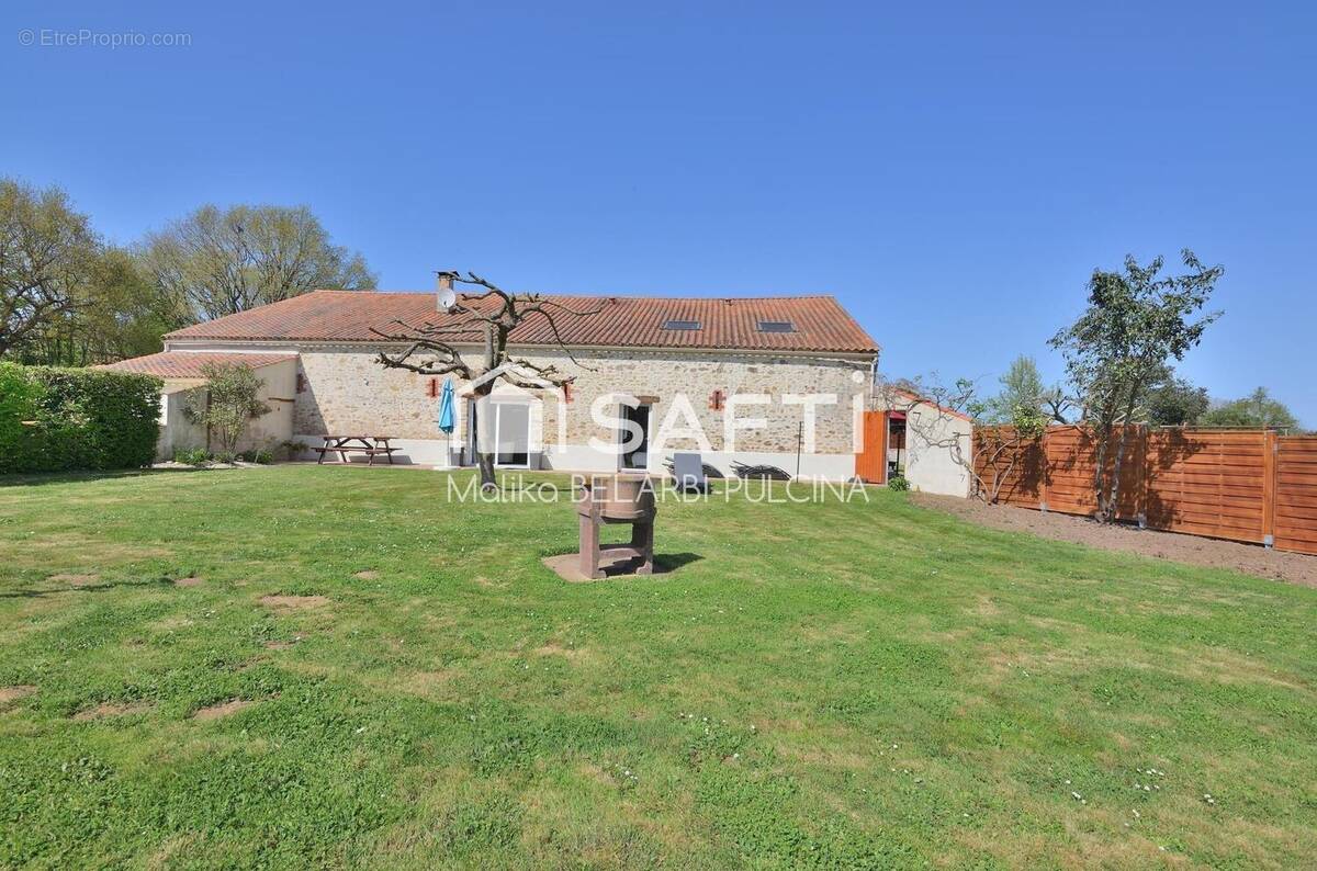 Photo 1 - Maison à SAINT-HILAIRE-LA-FORET