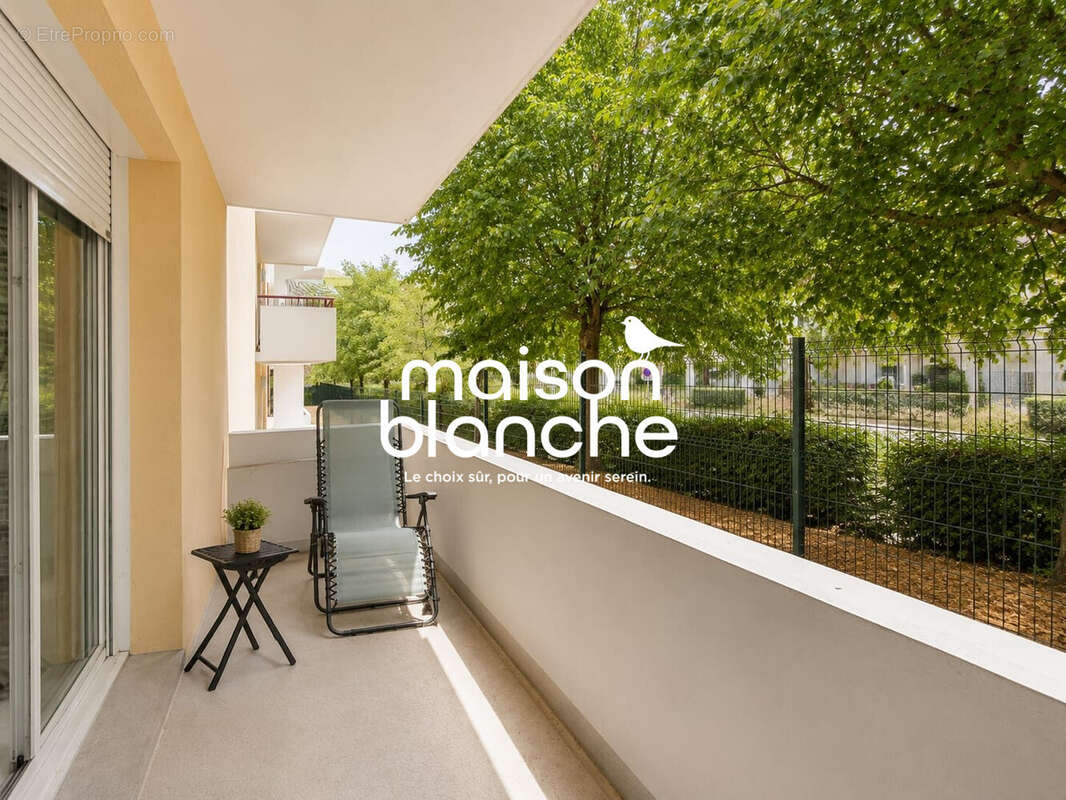 Appartement 54 m² à Parthenay  - photo 2