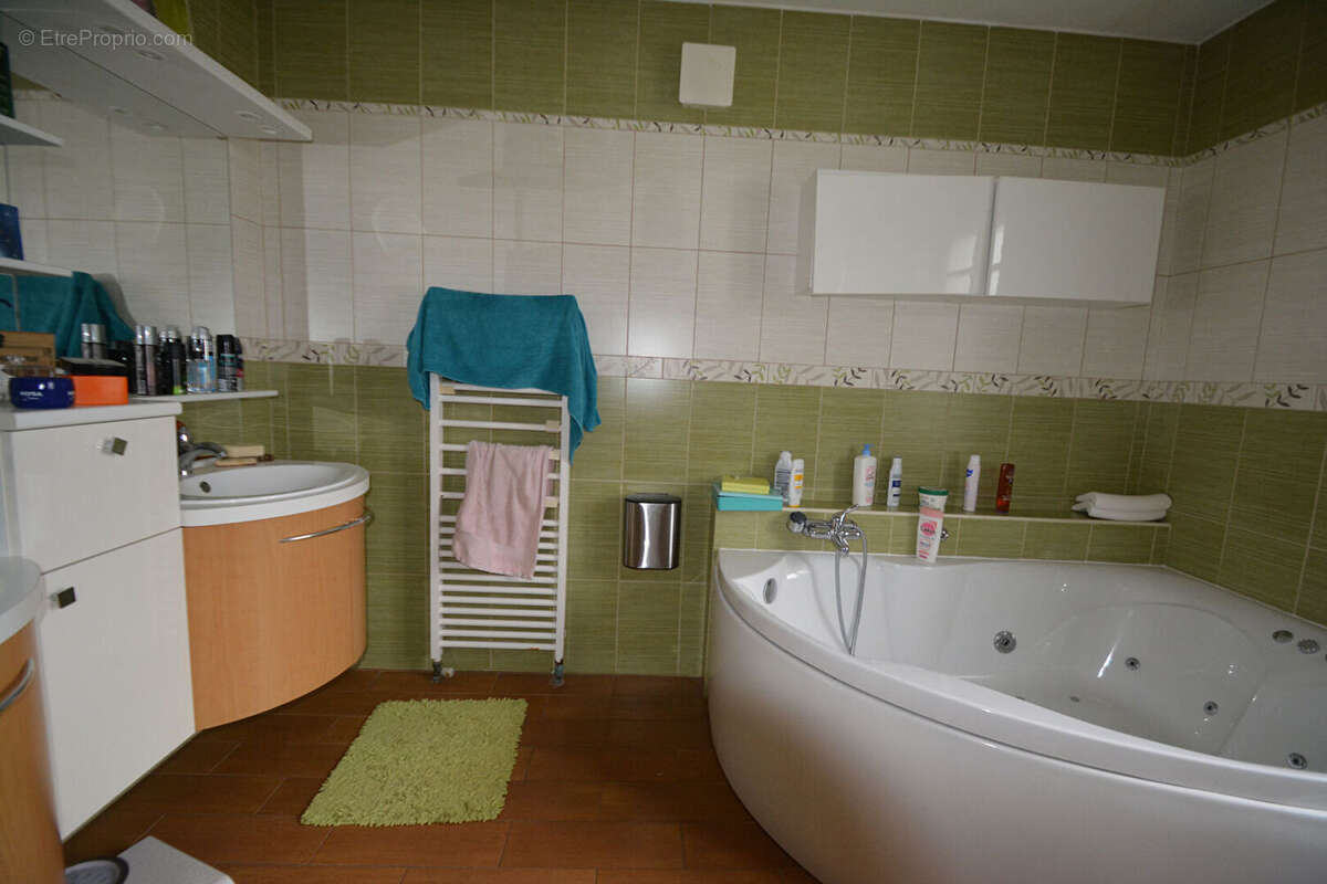 Maison à COUCY-LE-CHATEAU-AUFFRIQUE