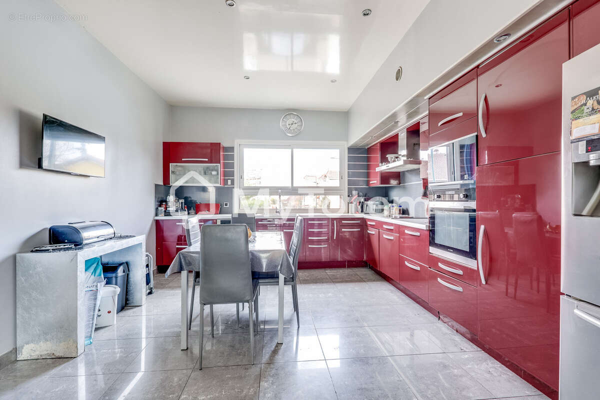 Maison à LES PAVILLONS-SOUS-BOIS