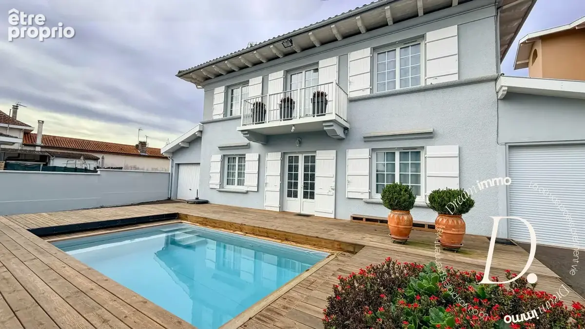 Photo Maison à Saint-Vincent-De-Tyrosse au prix de 479 000€