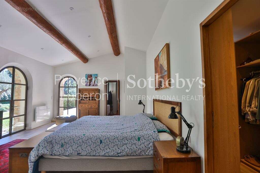 Maison à L&#039;ISLE-SUR-LA-SORGUE