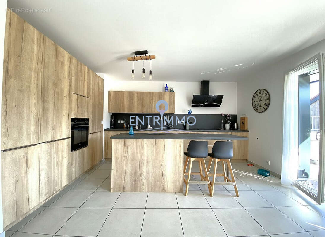 Appartement à ALBY-SUR-CHERAN
