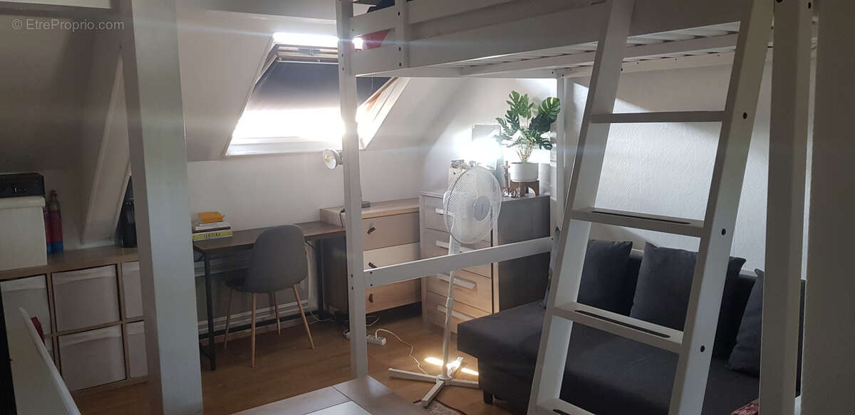 Appartement à LES PAVILLONS-SOUS-BOIS