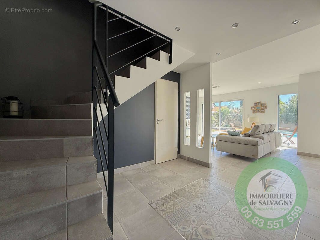 A vendre maison récente avec piscine et spa au calme - photo 3