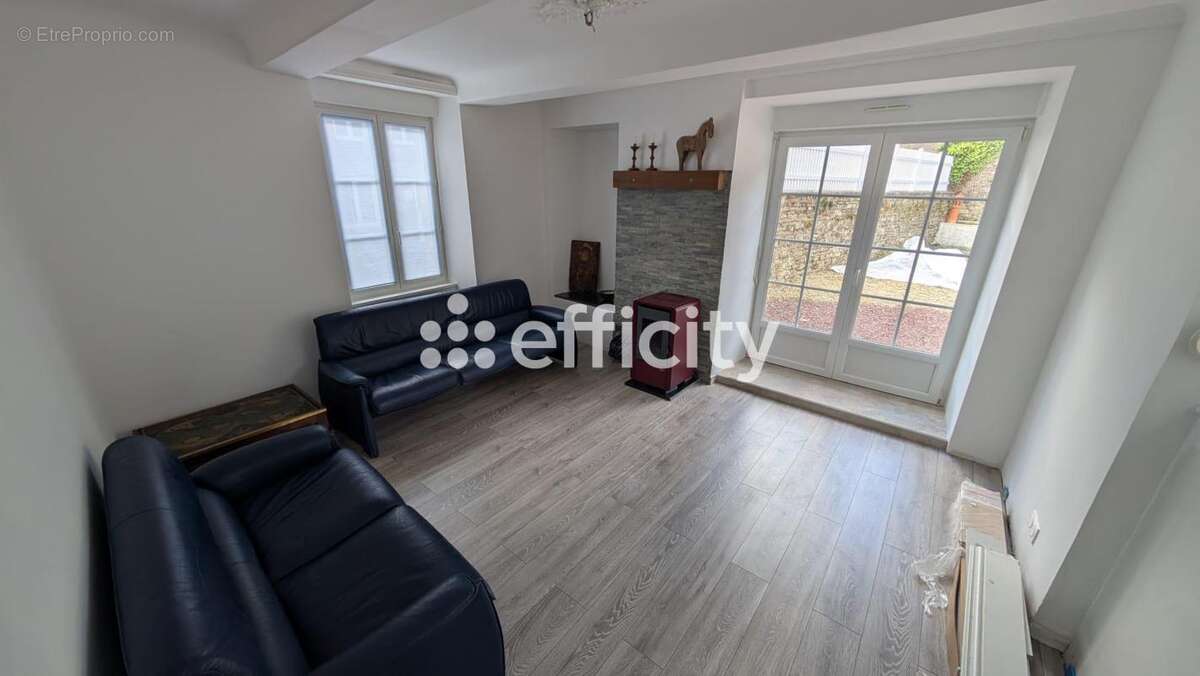 Maison à TESSY-SUR-VIRE