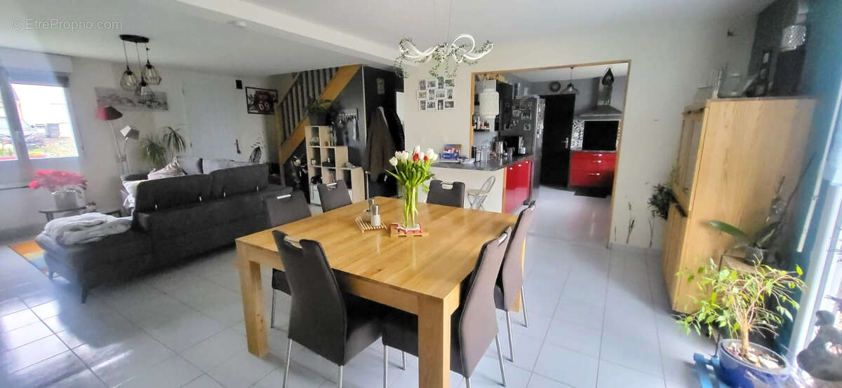 Maison à COMBOURG