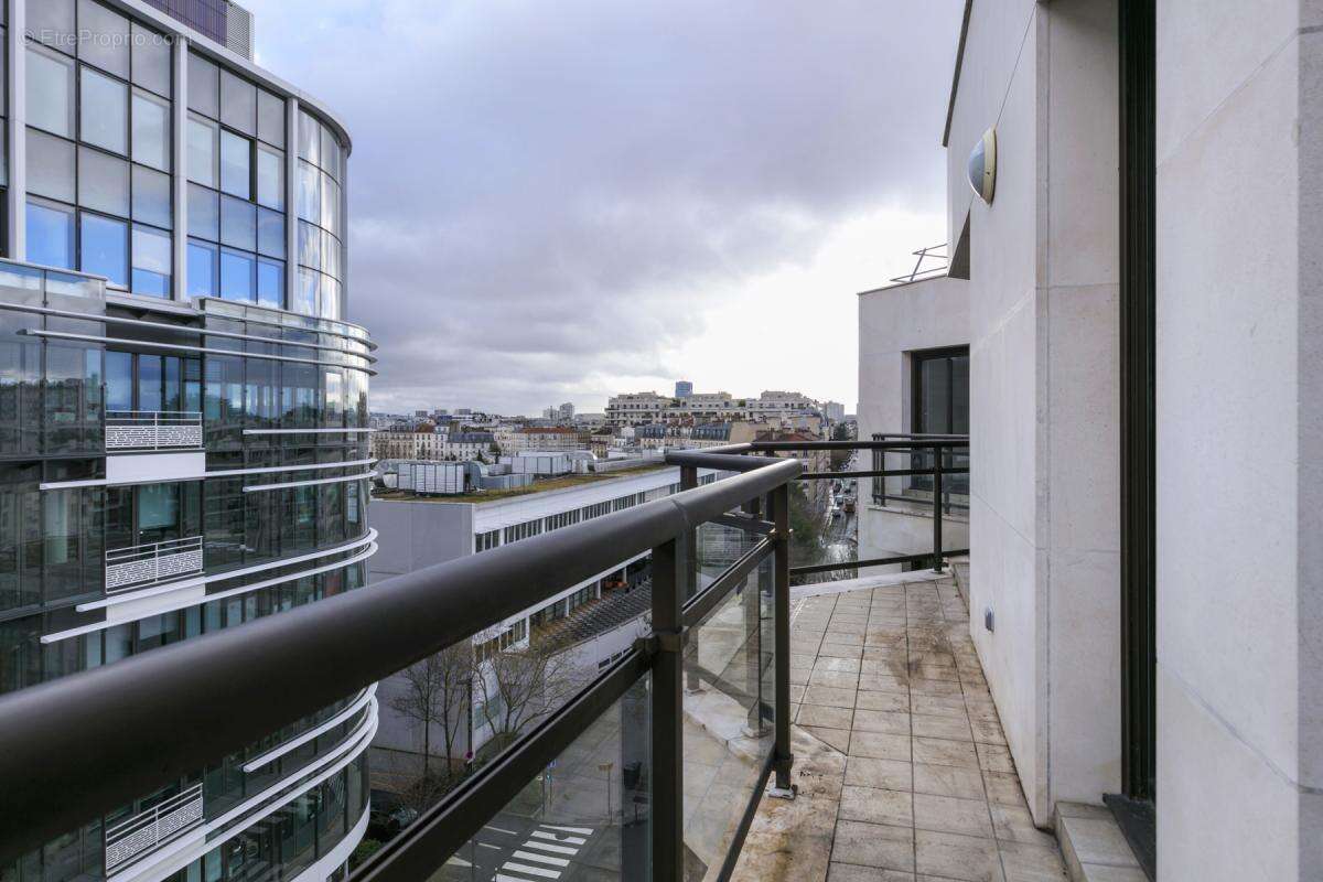 Appartement à LEVALLOIS-PERRET